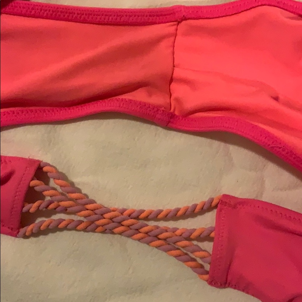 Victoria’s Secret Bikini - Picture 6 of 6